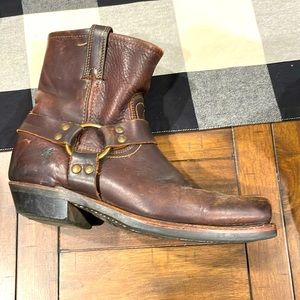Frye Harness 8R Leather Boots